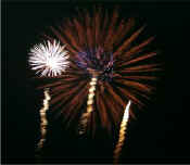 fireworks-07.JPG (11517 bytes)