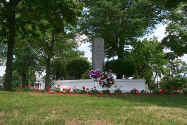 veteransmemorial.jpg (113534 bytes)