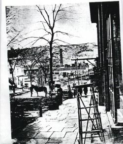 MainStreet.jpg (26106 bytes)