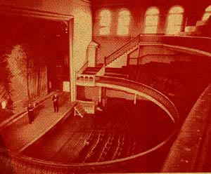inside.JPG (19665 bytes)