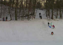 sledding-007.jpg (154594 bytes)